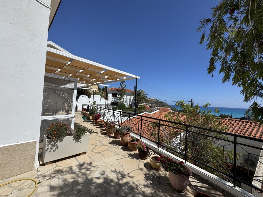 4 Bedrooms Apartment in Pissouri, Limassol